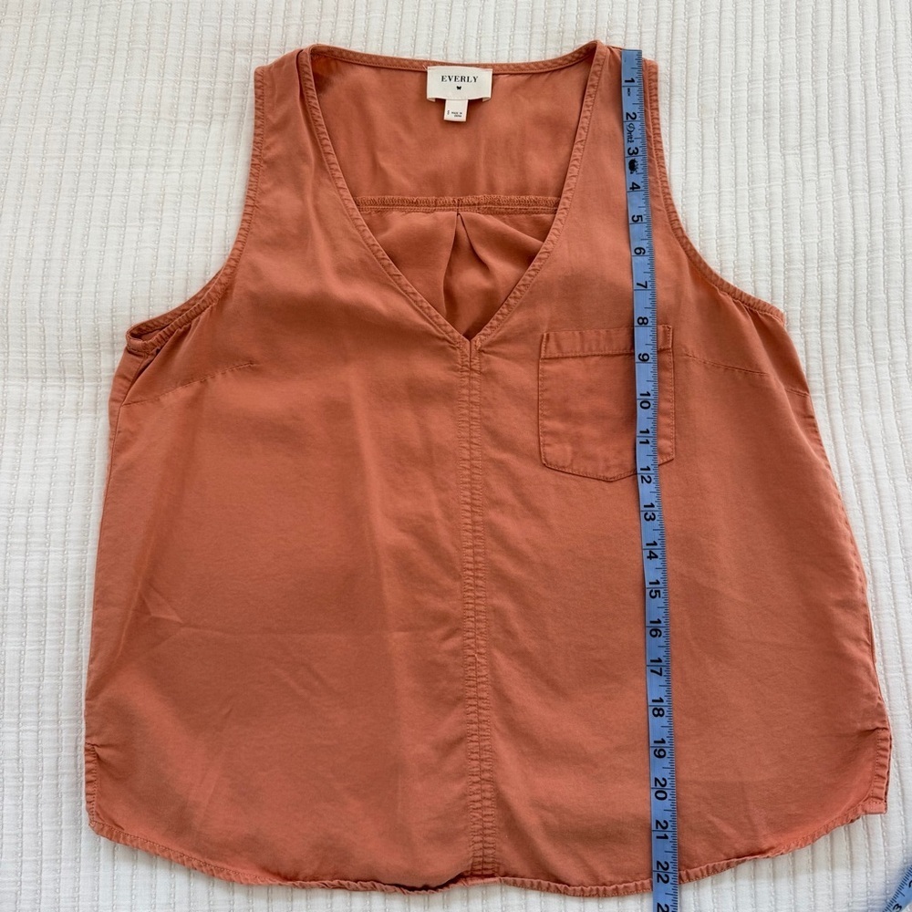 Everly Esther Pocket Tank Muted Terracotta V-neck Tank Top Women's Size Small - Picture 10 of 10
